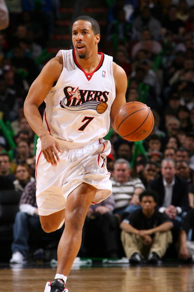 为伤病和其 为伤病和其