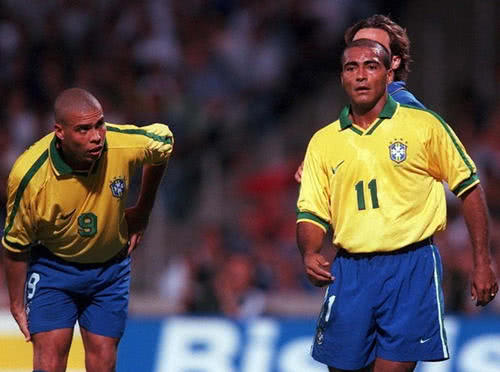 的协议下拥 的协议下拥